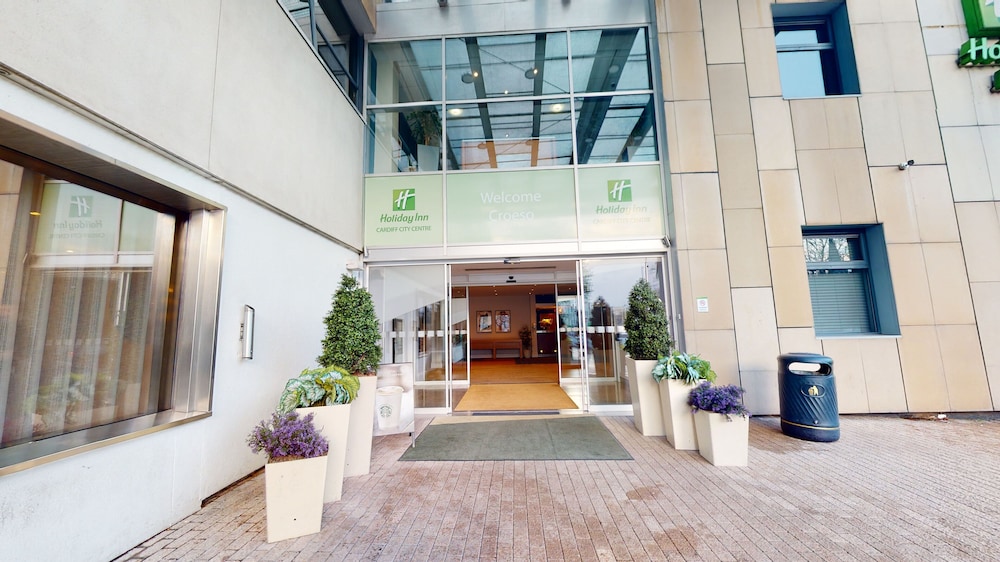 HOLIDAY INN CARDIFF CITY CENTRE 3/64