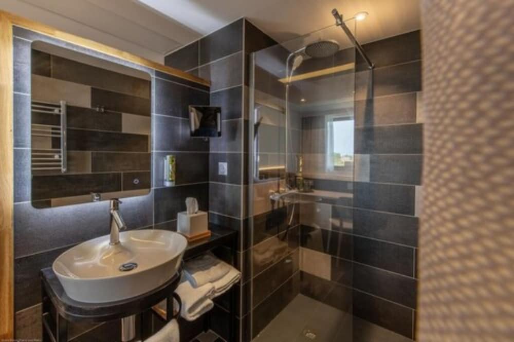 Mercure Avignon Gare TGV 49/78