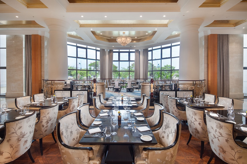 WYNDHAM GRAND XIAMEN HAICANG 41/50