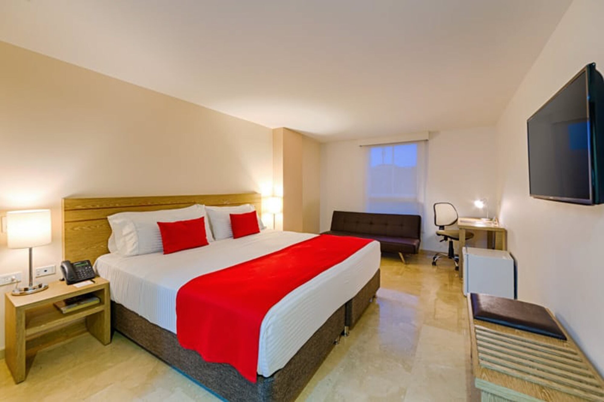 PREMIUM, KING BED