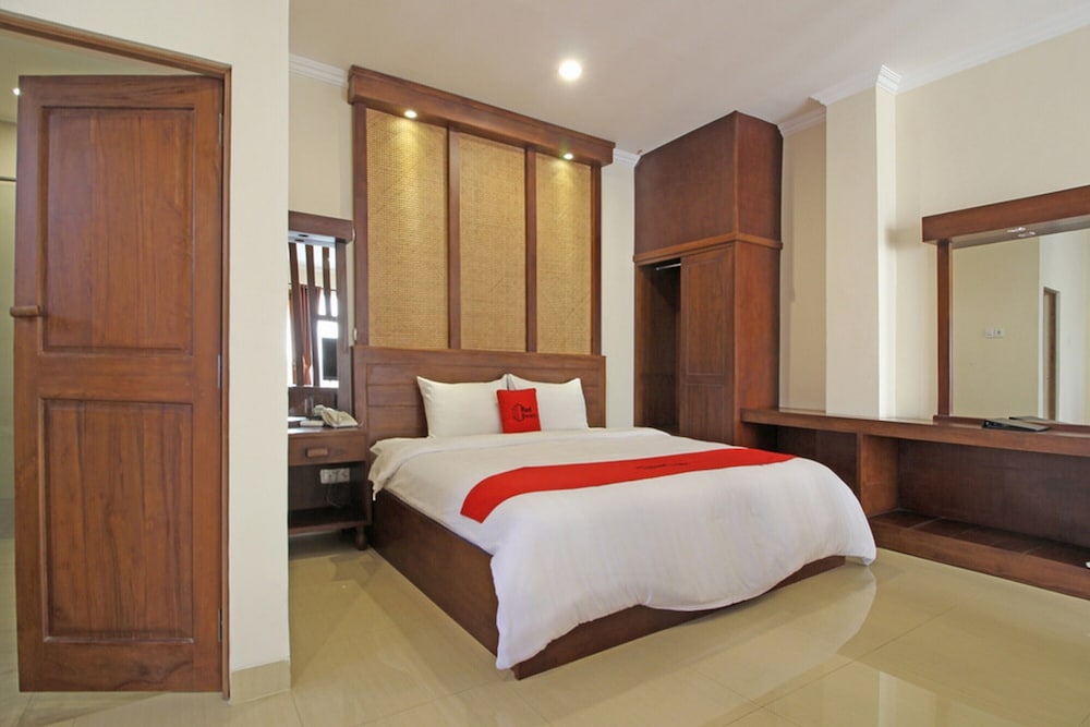 RedDoorz Premium At The Garden Suites Solo 12/23