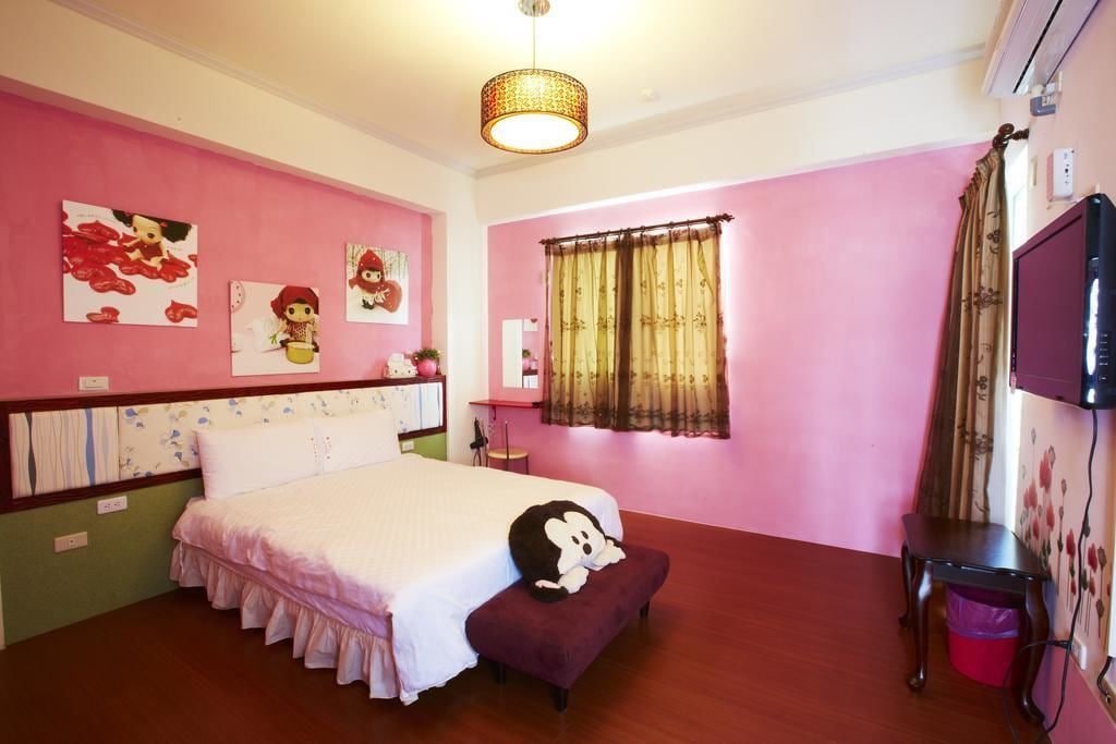 ROOM, DOUBLE BED