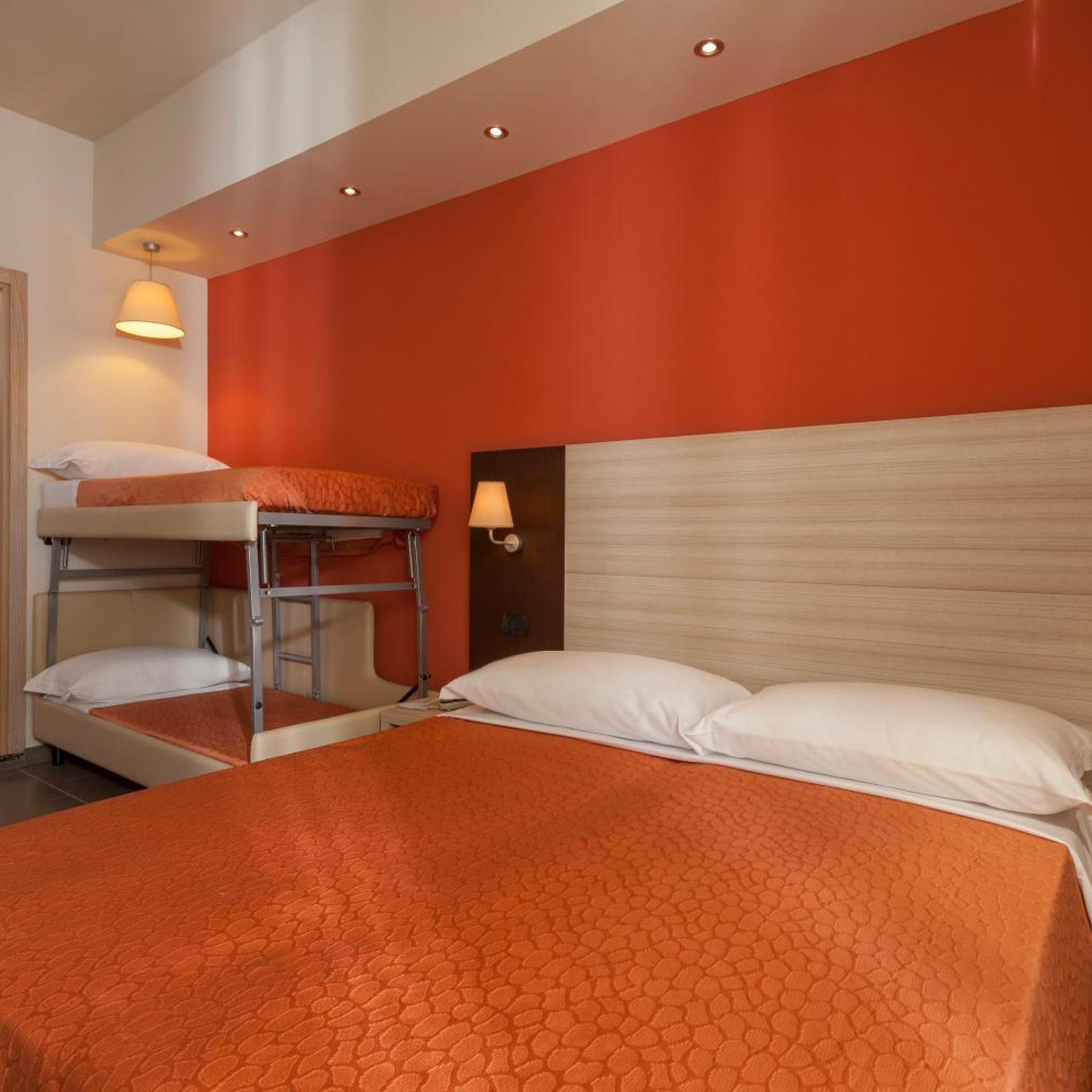 Room, Triple