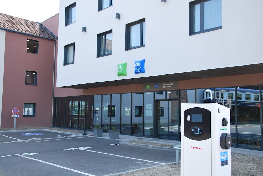Ibis Budget Valenciennes Petite Foret 2/36