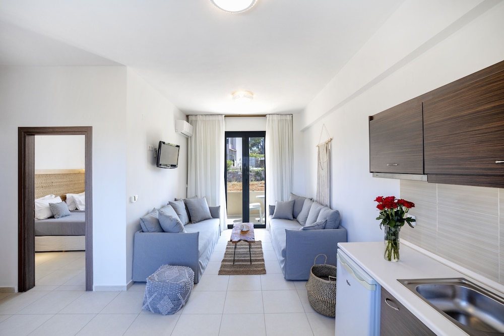 La Stella Suites 45/64