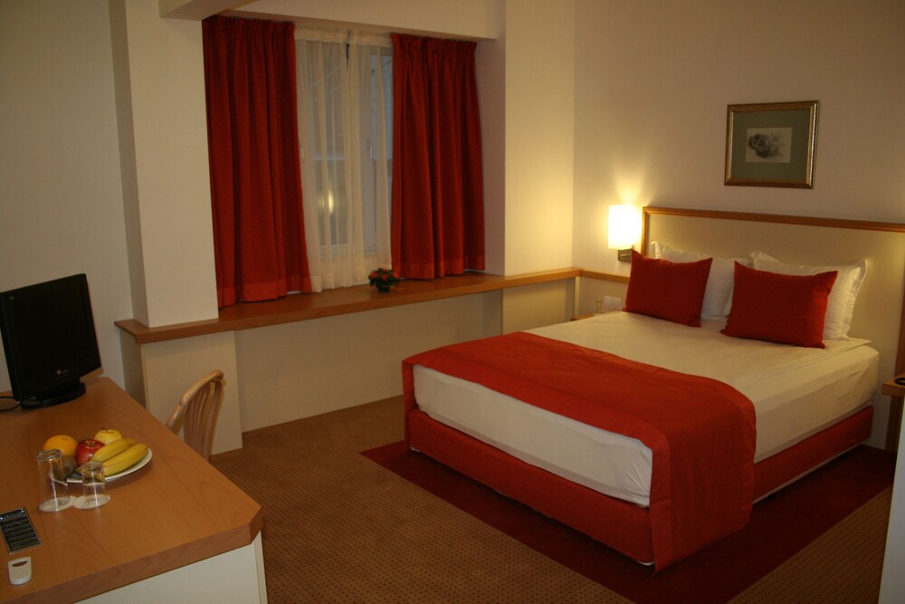 Arte Hotel 10/28
