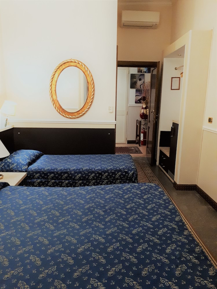 Hotel Sweet Home 44/49