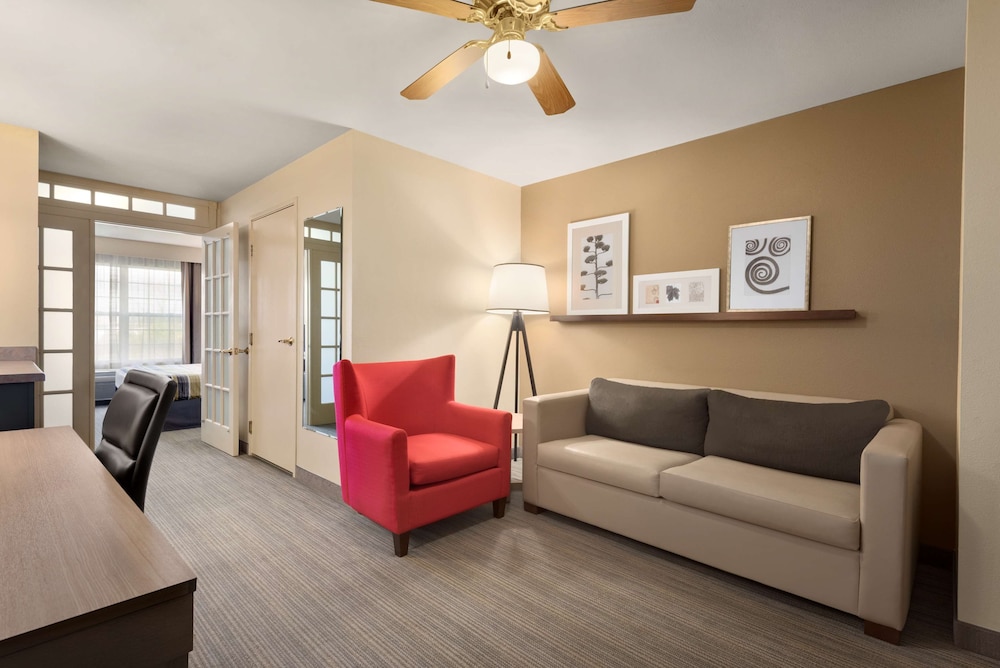 Country Inn Suites By Radisson Milwaukee Airport Wi 39/50