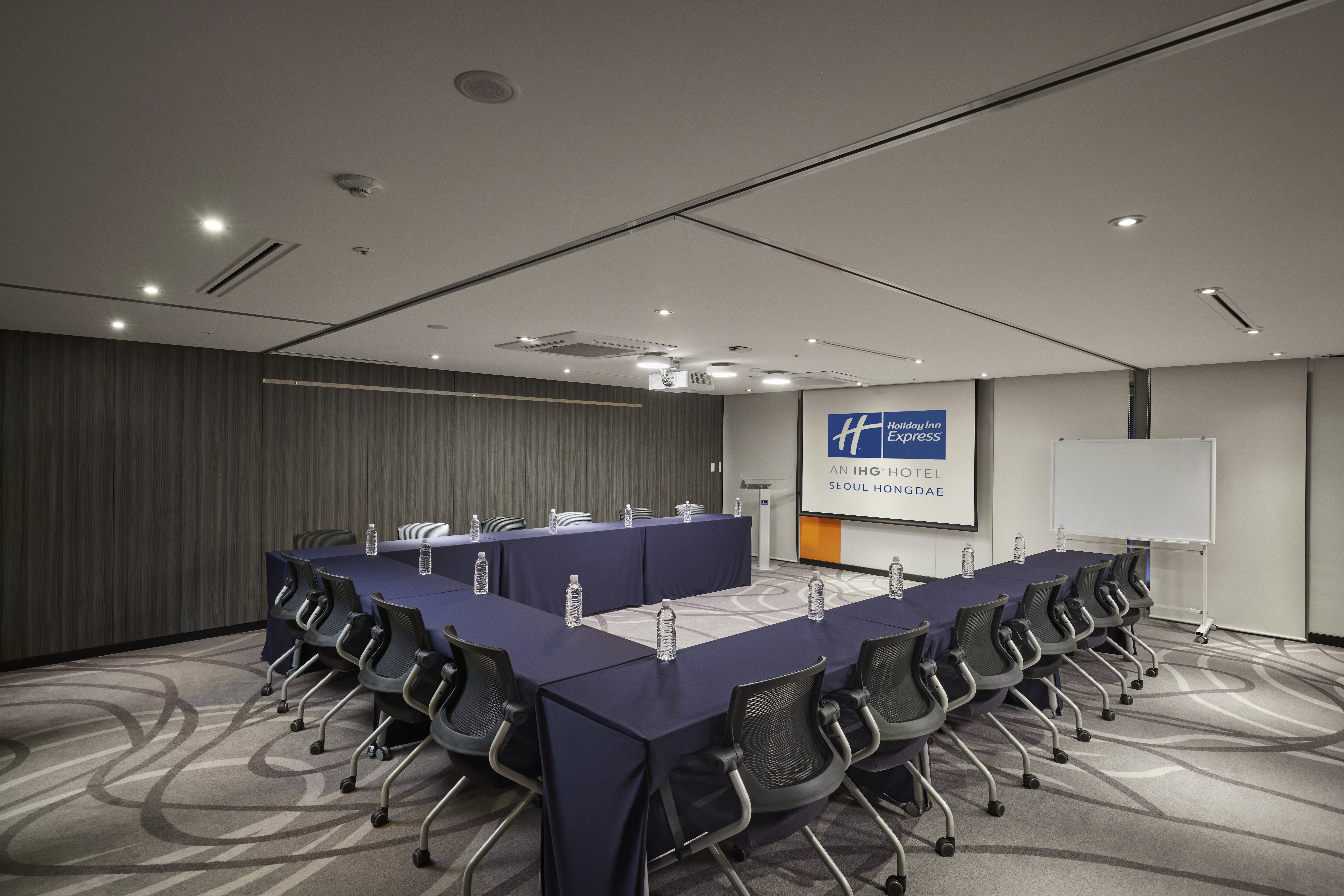 Holiday Inn Express Seoul Hongdae 64/74