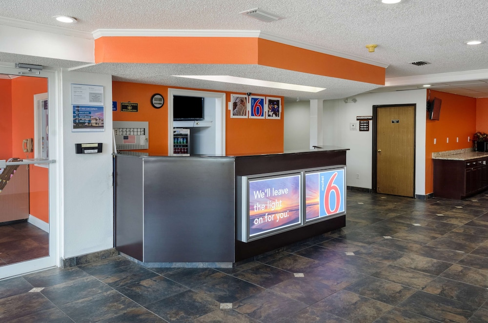Motel6 Mobile, AL 8/40