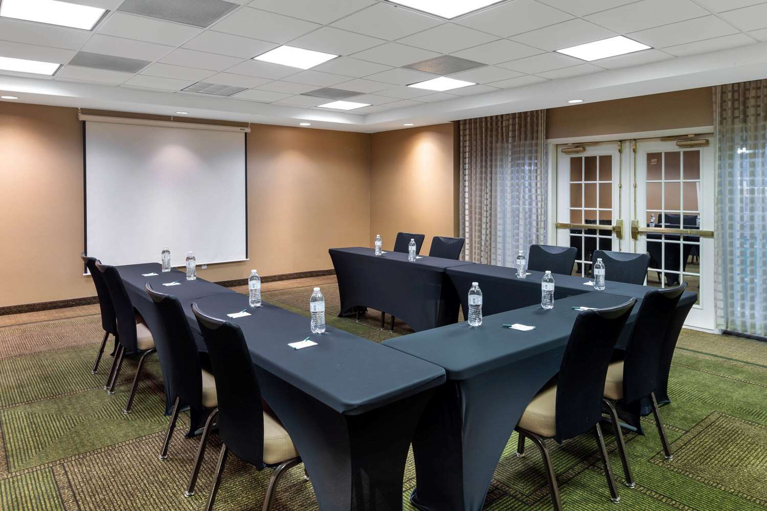 La Quinta Inn and Suites by Wyndham Greenville Haywood 56/68