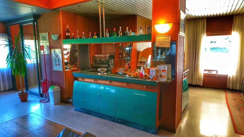 Hotel Holidays 4/54