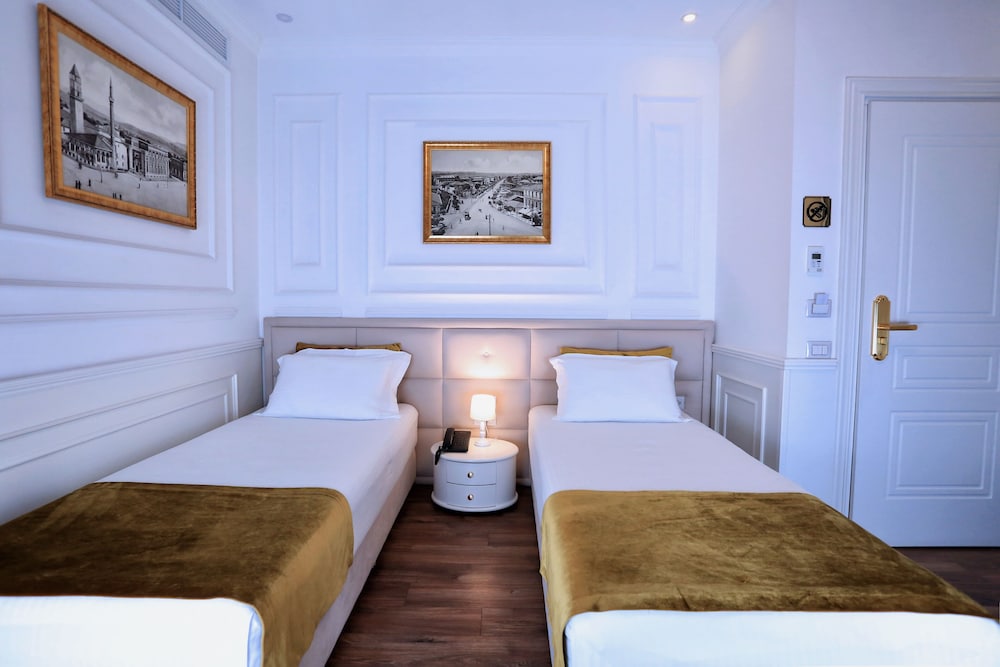 ELER HOTEL 20/25