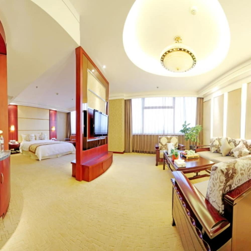 JUNYU GRAND HOTEL 27/33