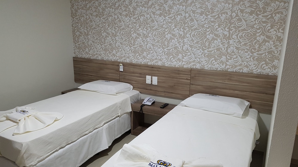 Max Hotel 12/35
