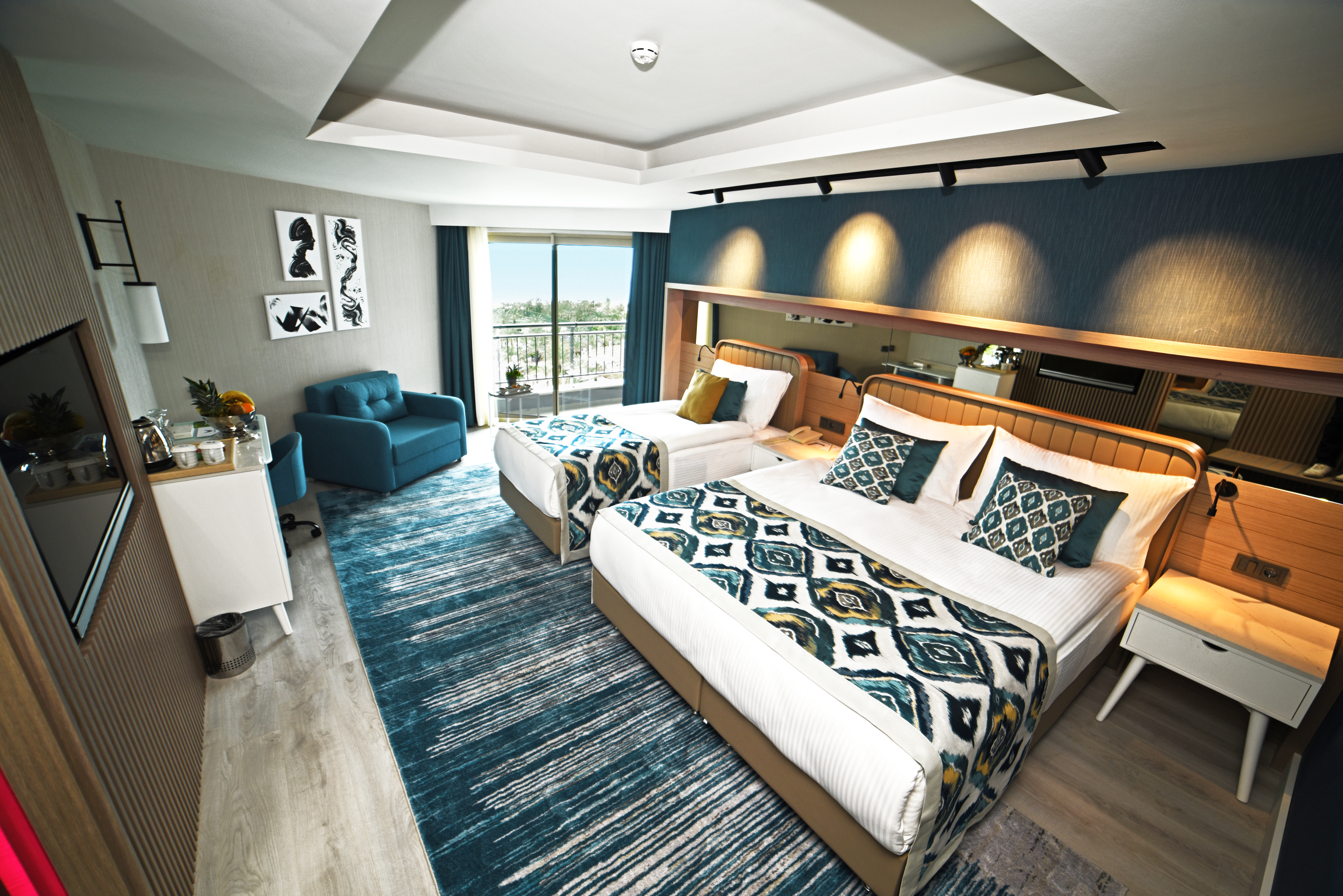 Superior, Double Bed, Lateral Side Sea View