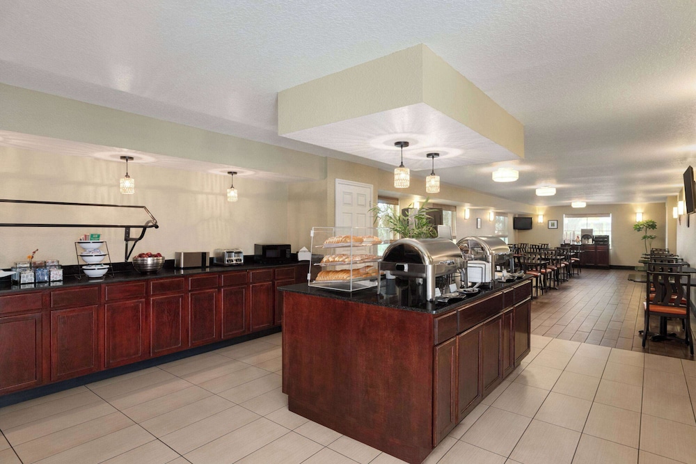Mai Hana Hotel and Suites International Drive 8/55