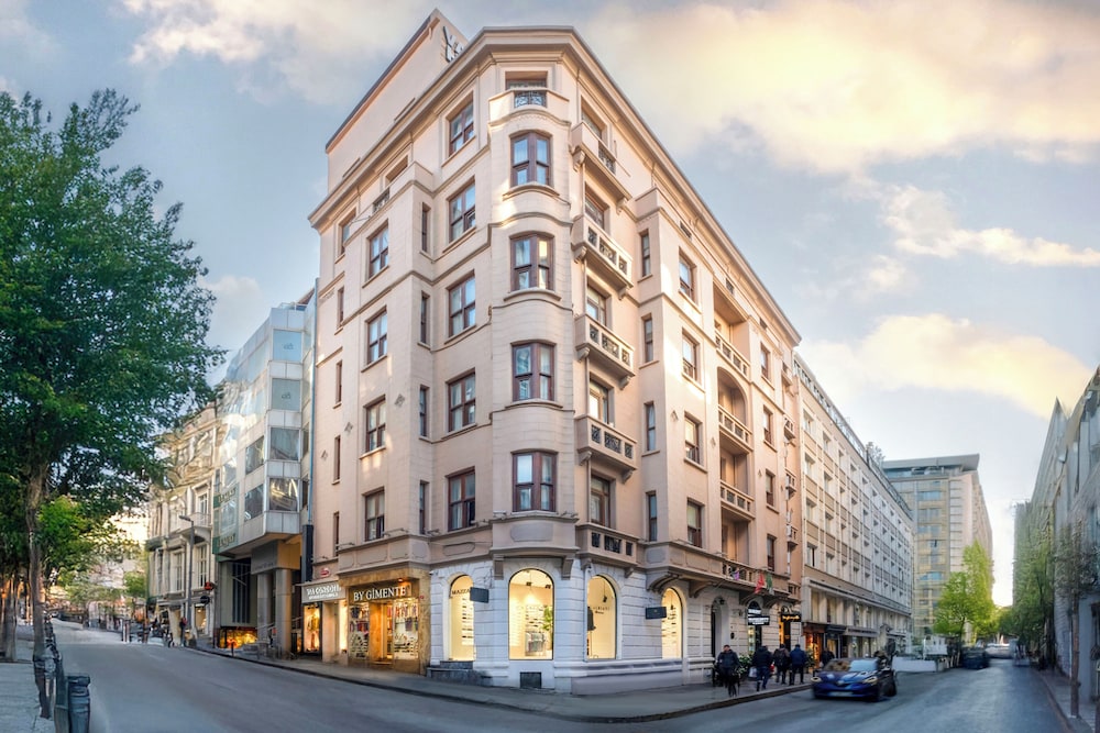 VALIDE HOTEL 3/53