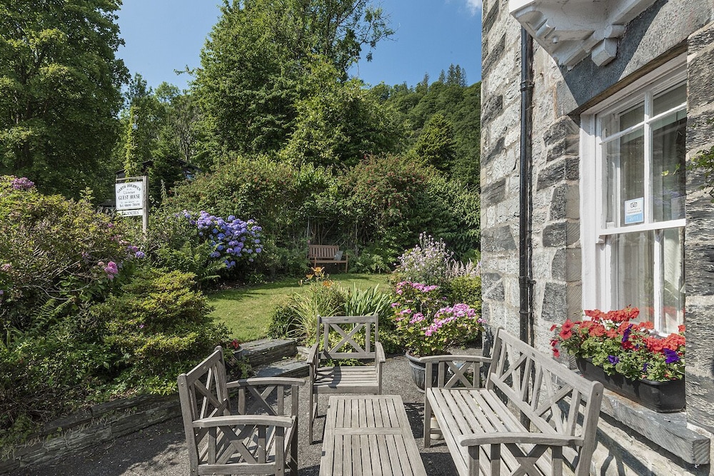 Garth Dderwen Victorian Guest House 32/48