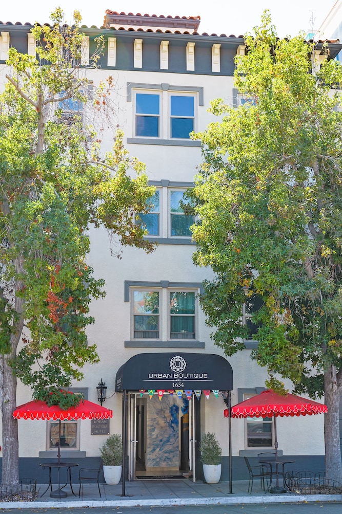 Urban Boutique Hotel 9/82