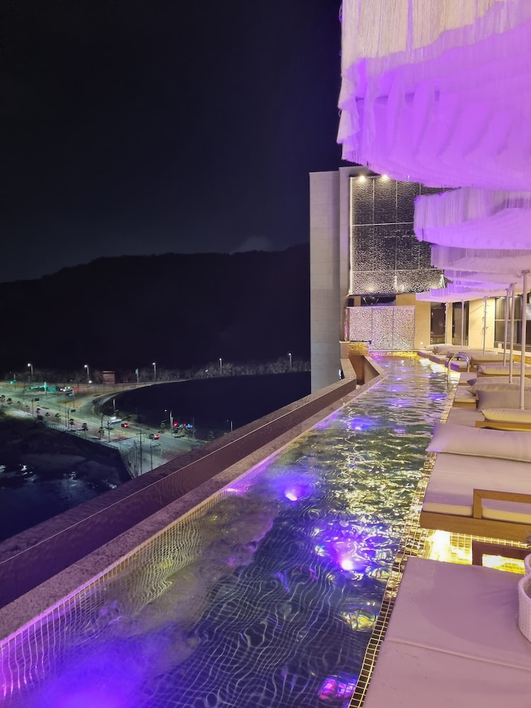 Best Louis Hamilton Hotel Ocean Terrace 17/34