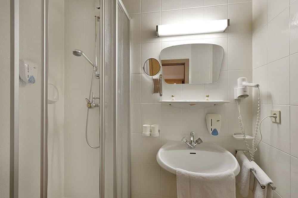 HOTEL GASTHOF BRUCKE 49/50