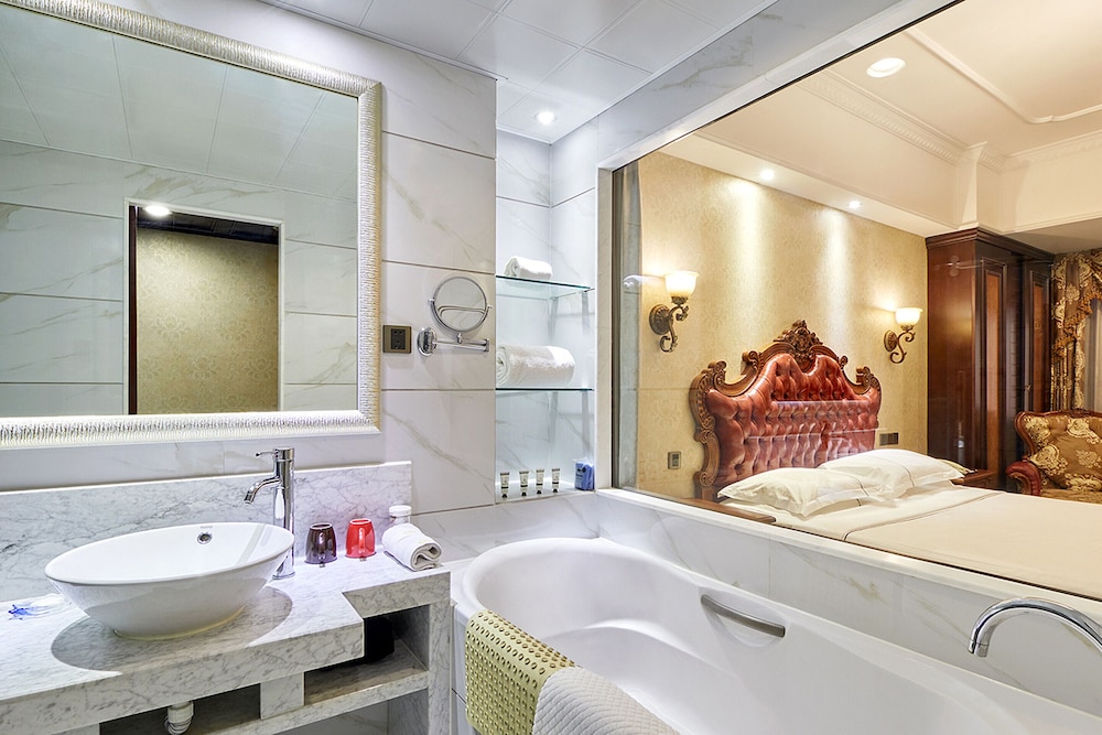 Grand Regency 56/58