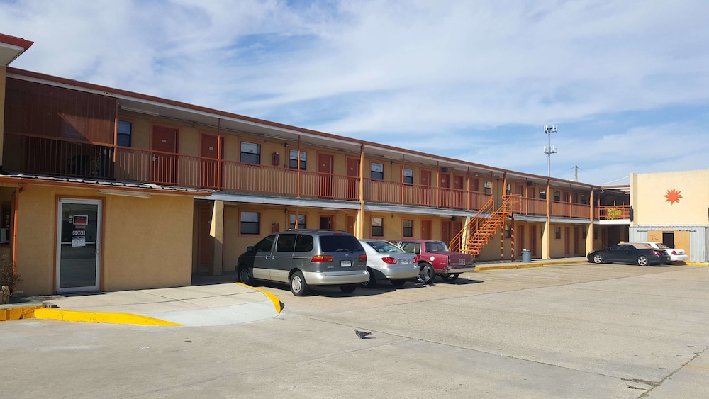 Monte Carlo Motel 7/39