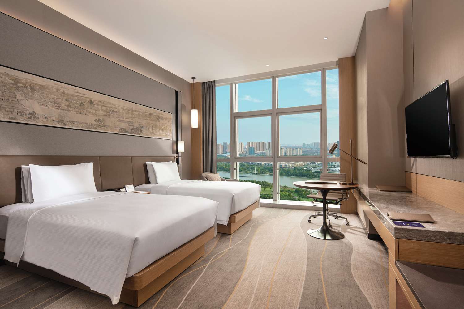 SUPERIOR, TWIN BEDS, CANAL VIEW