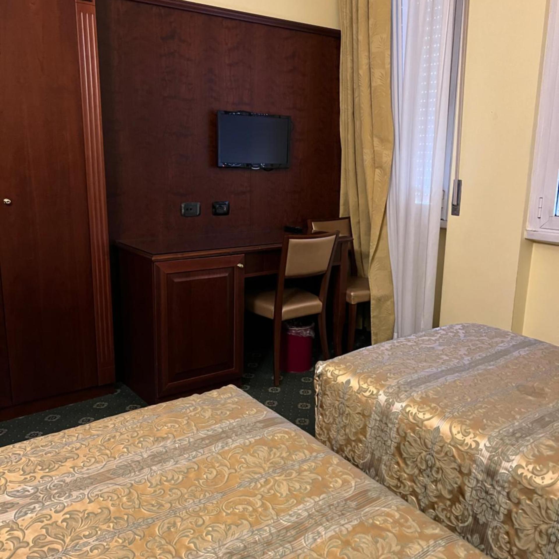 Hotel Valganna Srl Ex Valganna 40/50