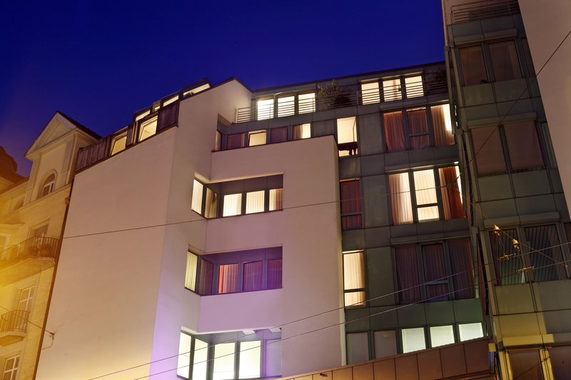 Hotel Ambassador 2/12