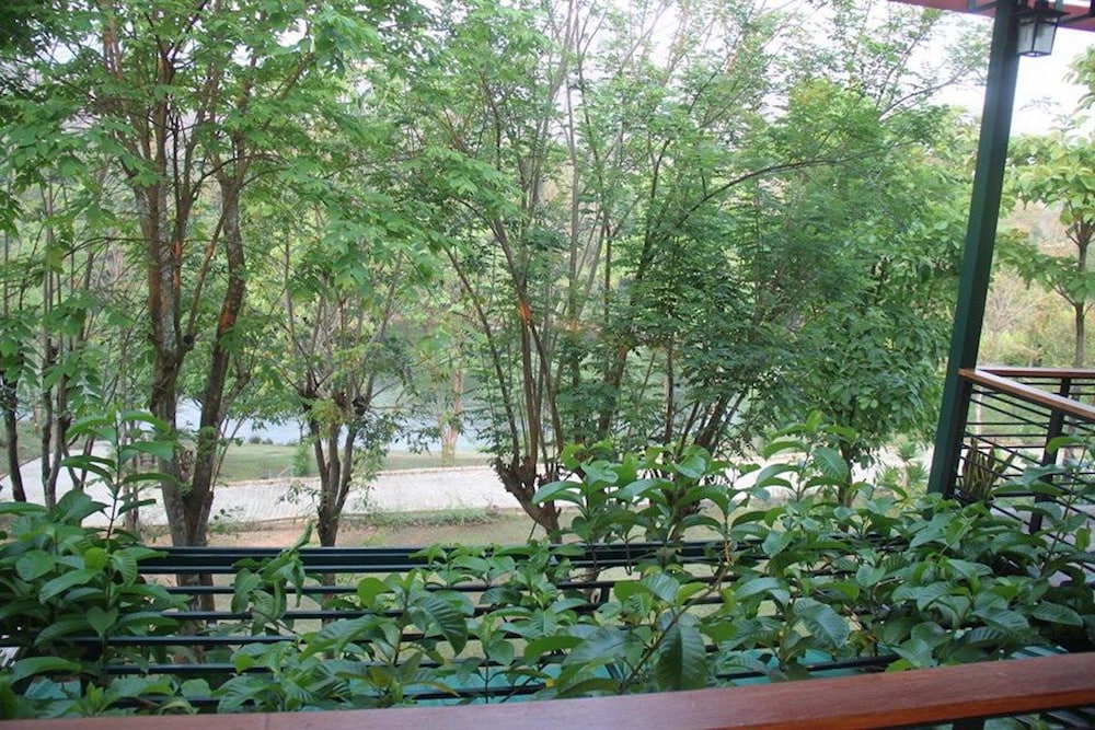Baan Alisa Bed And Breakfast 46/50