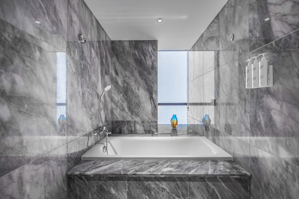 Courtyard By Marriott Nanchang 25/26