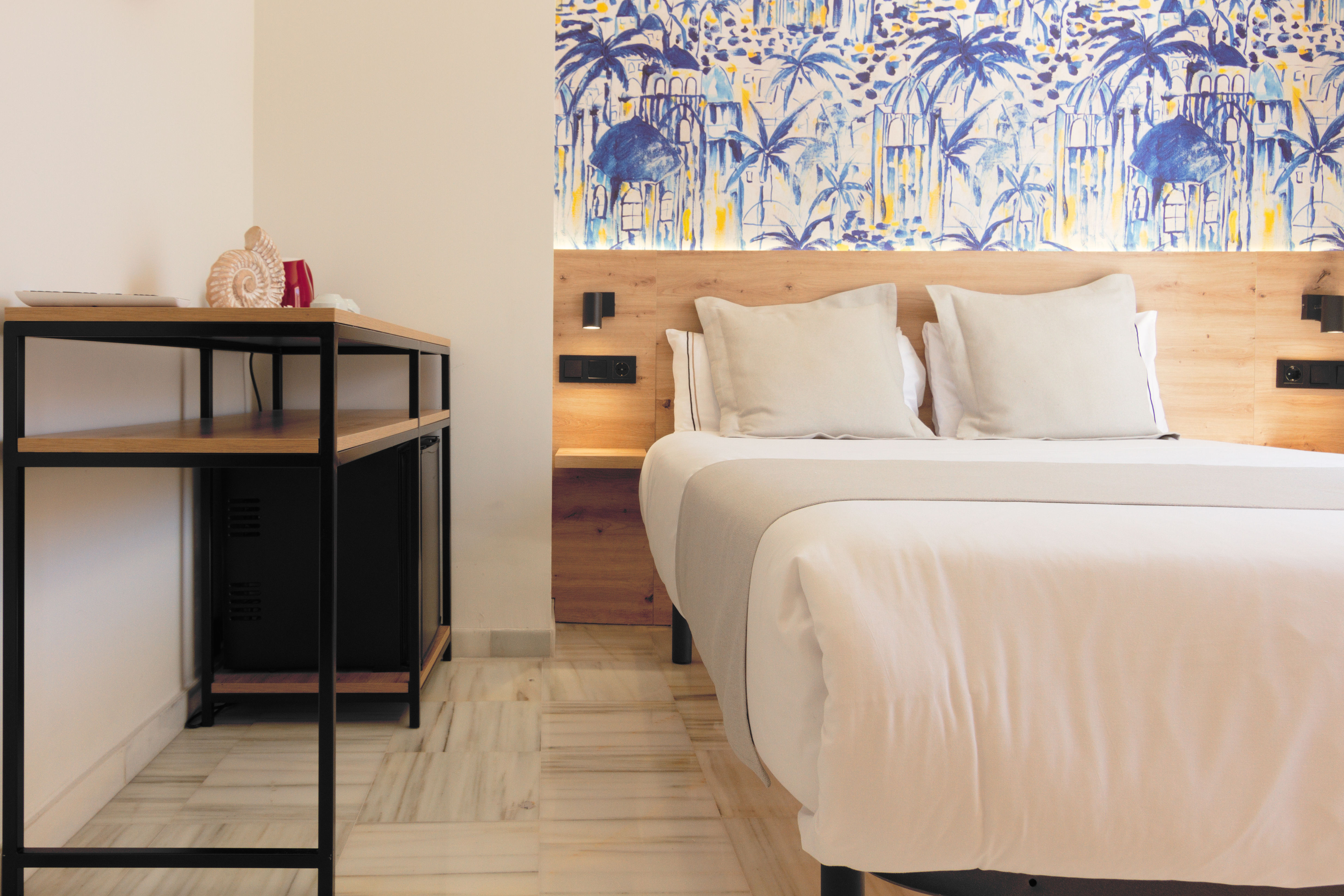 Superior, Double Bed, Terrace, Hotel La Milagrosa 2/7