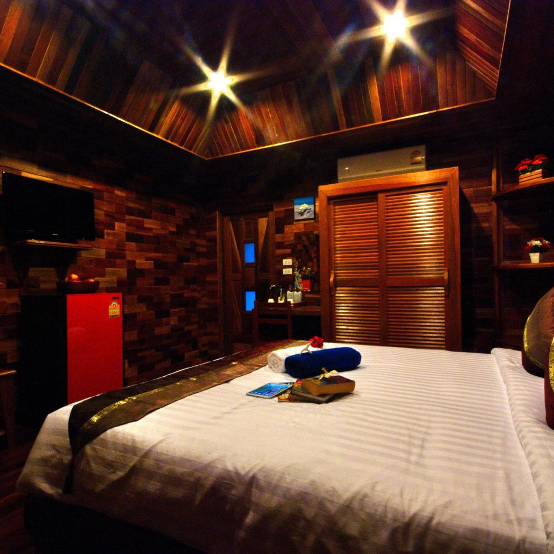 Sangsawan Palace Khaolak Hotel 80/98