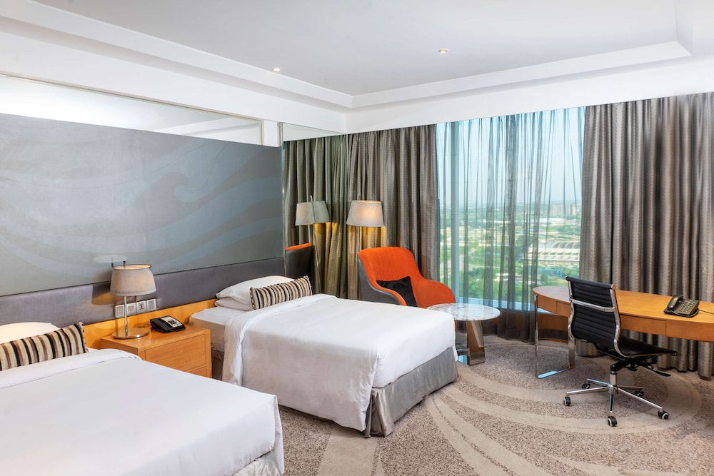 HYATT REGENCY GURGAON 25/70