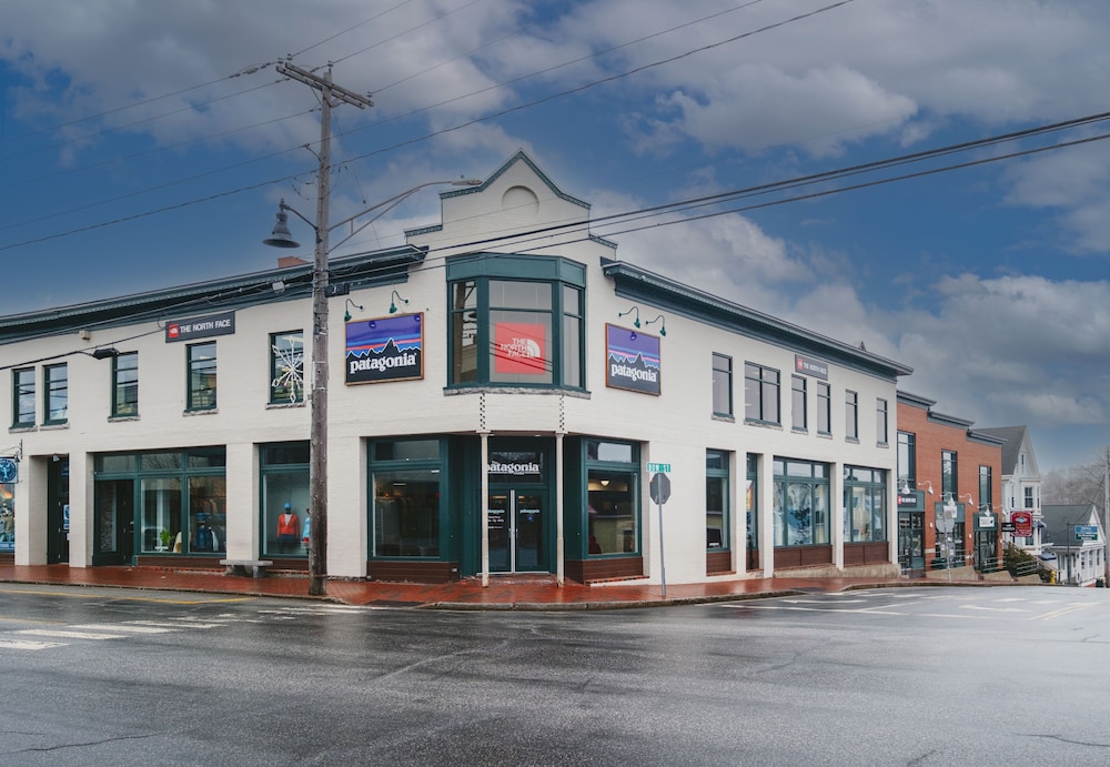 Casco Bay Inn 2/50