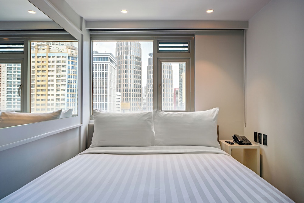 The Mini Suites - Eton Tower Makati 36/63
