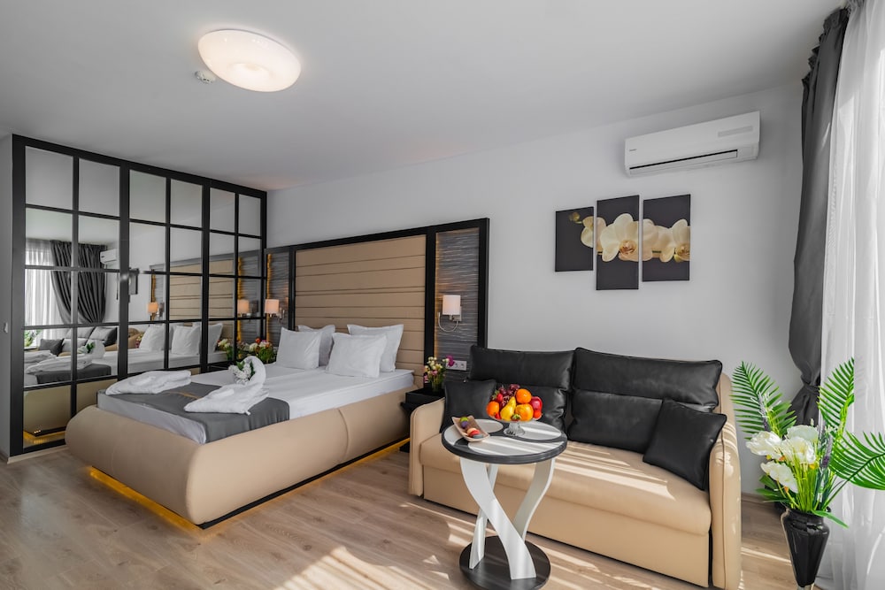Prestige Deluxe Hotel Aquapark Club 48/76
