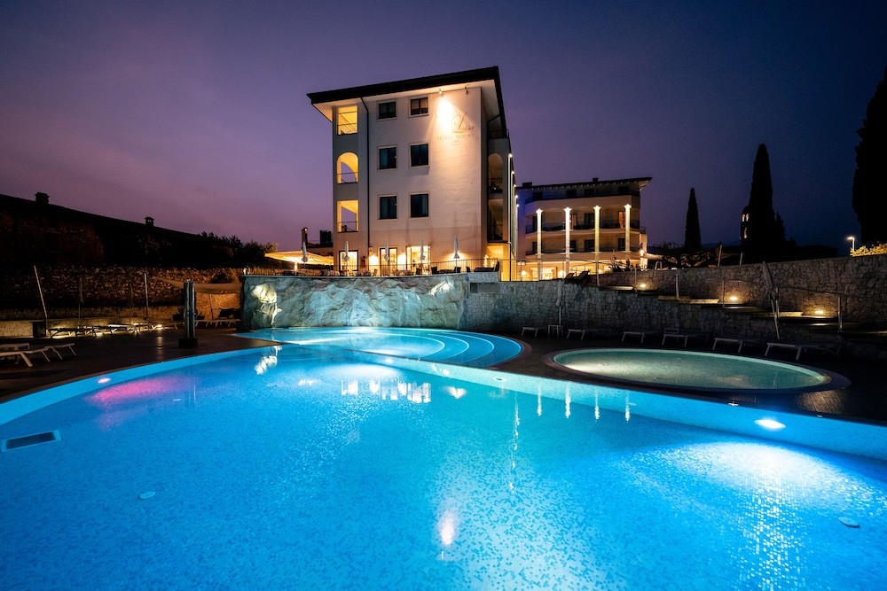 Villa Luisa Resort 5/50
