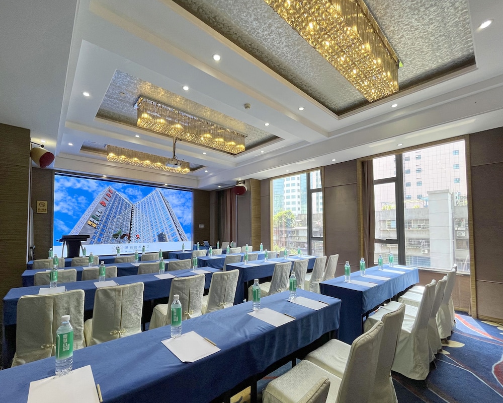 La Perle International Hotel 47/50