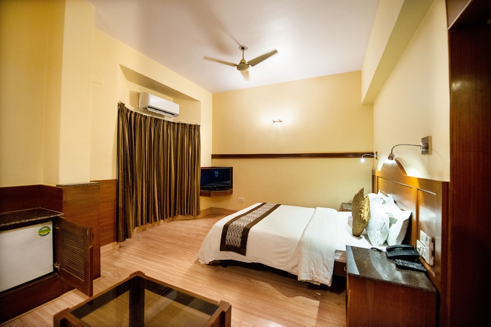 Hotel Bangalore Gate 25/81