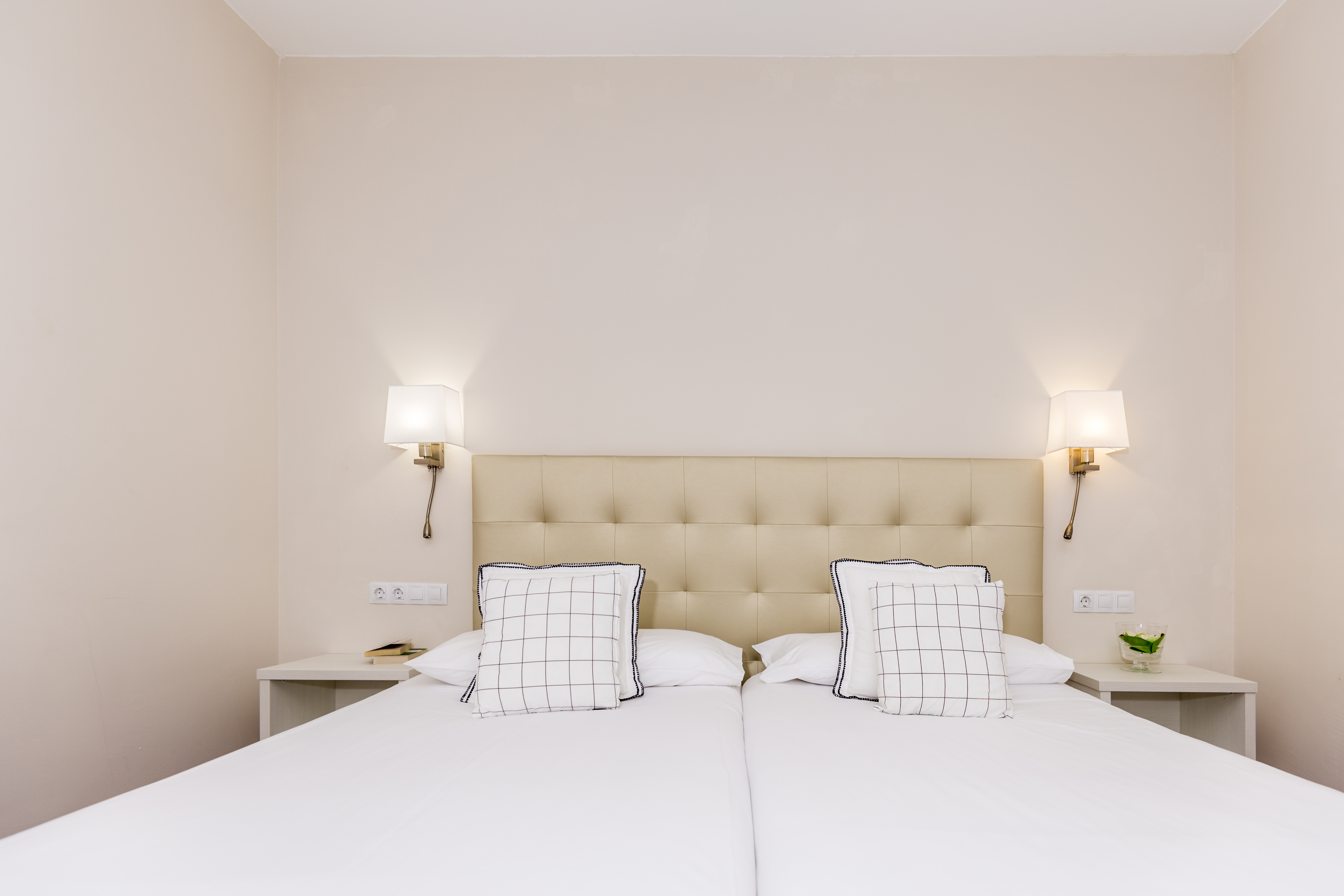 Hotel Madrid 12/21