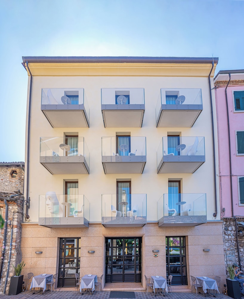 Hotel Miro 3/36