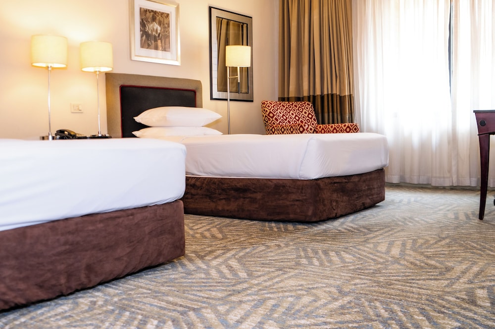 Royal Majestic Hotel 5/33