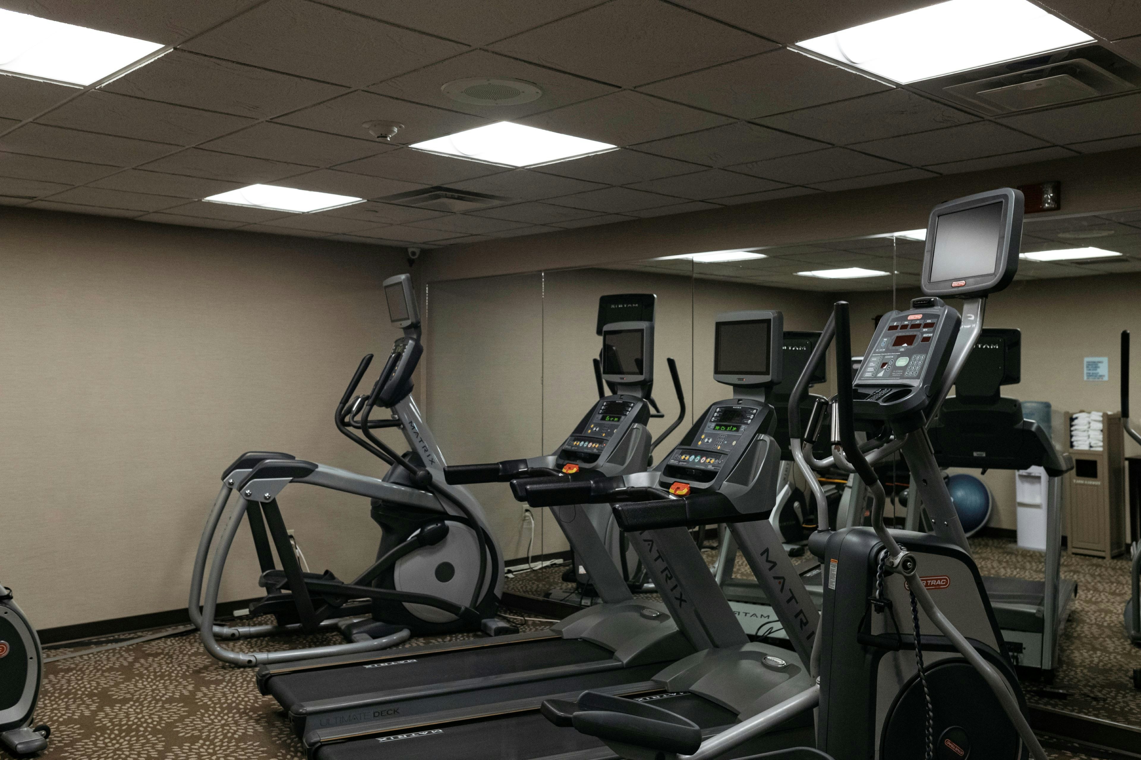 Holiday Inn Express Hotel And Suites Olathe North 26/52