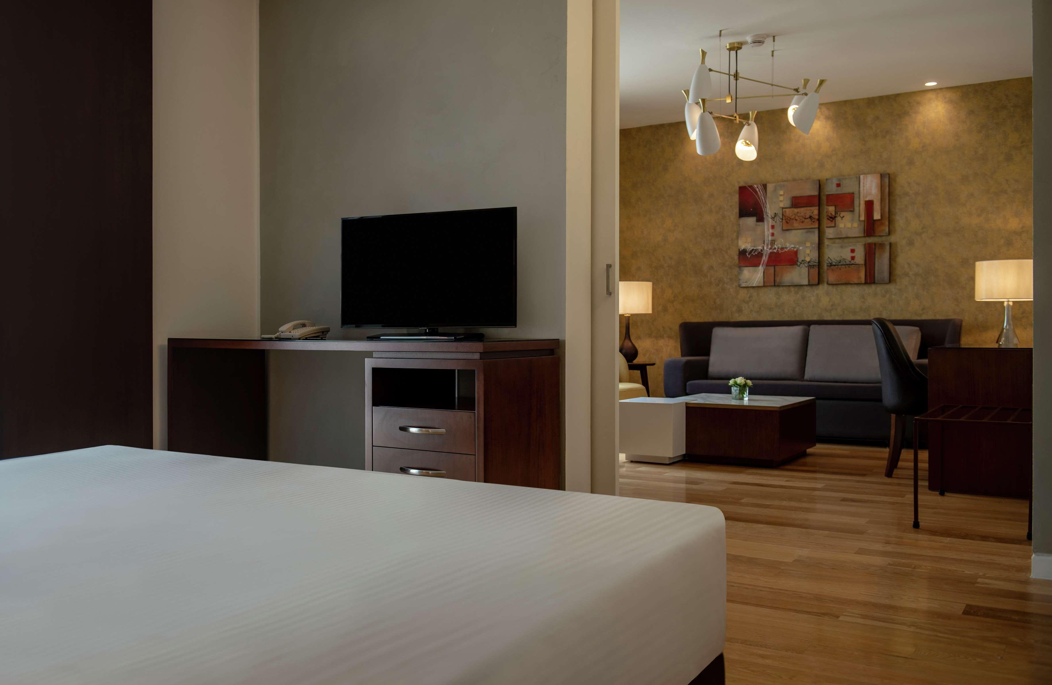 1 Bedroom, Suite, King Bed, Hilton Beirut Downtown 3/3