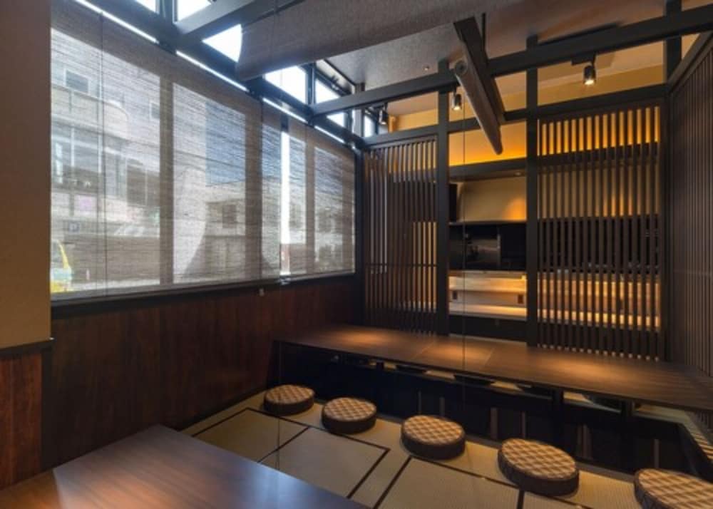 Queen's Hotel Chitose 47/58
