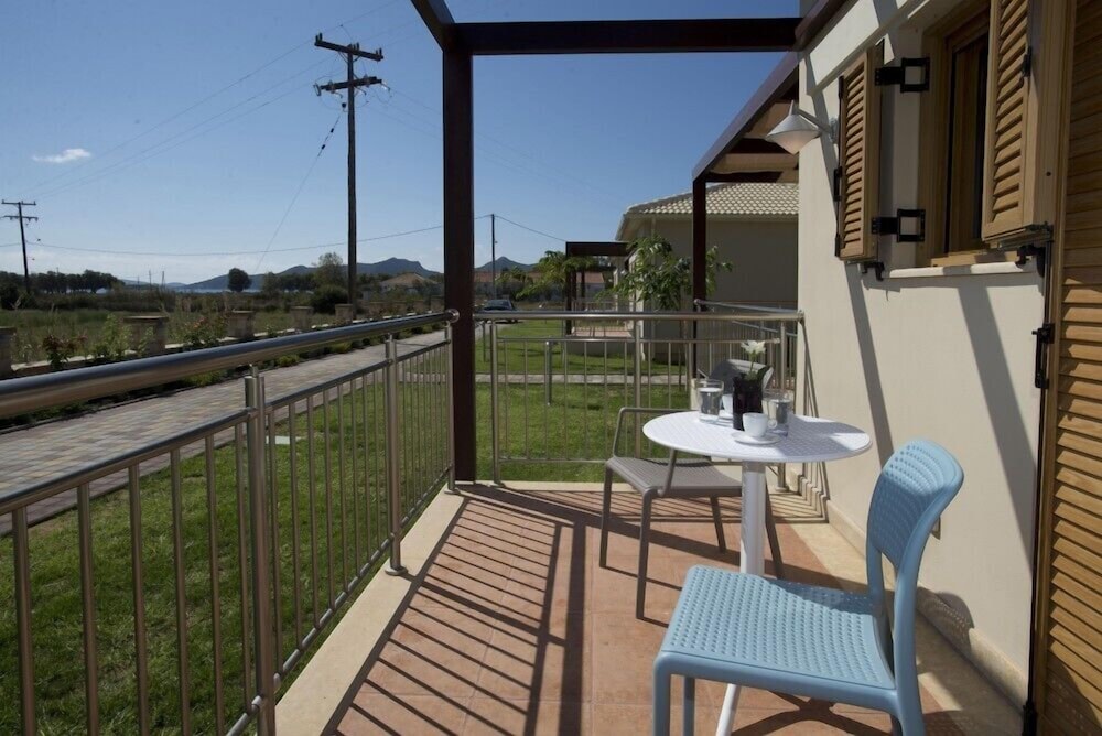 Niriides Luxury Villas 20/50