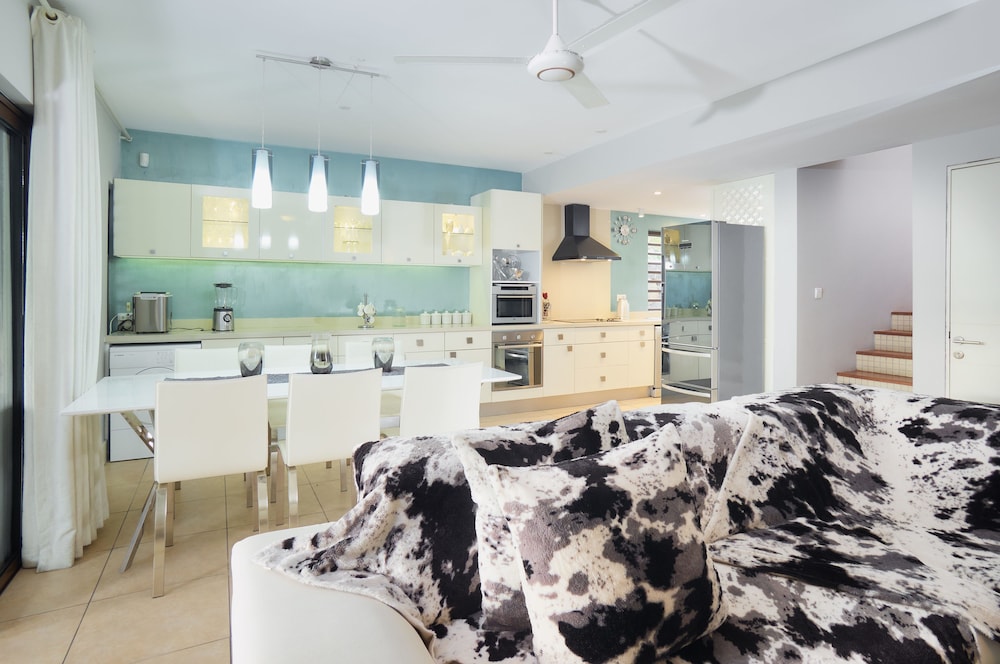 BEL AZUR BEACH RESIDENCE BY LOV 14/50